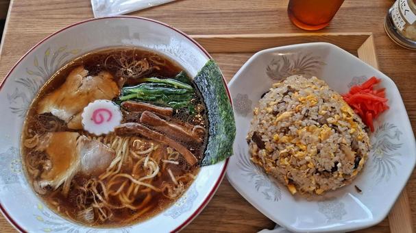 ラーメンとチャーハンセット ラーメン,炒飯,チャーハンの写真素材