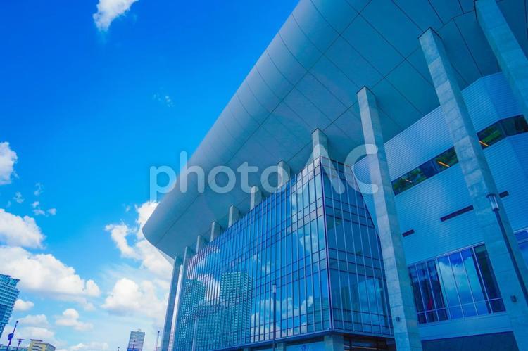 Kアリーナの近代的外観 横浜,kアリーナ,高層ビルの写真素材