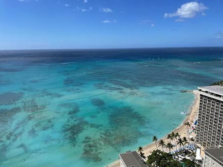 ワイキキの青い海 青い空2 ハワイ,ワイキキ,ワイキキビーチの写真素材