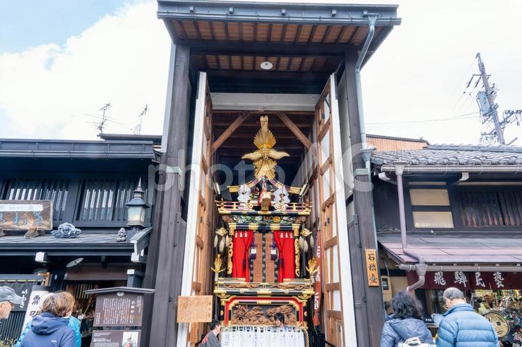 屋台蔵の中の高山祭の屋台 飛騨高山,岐阜県,高山市の写真素材