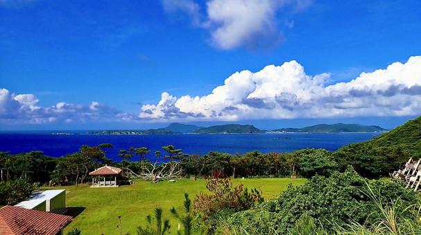 慶良間諸島渡嘉敷島の照山展望台からの風景 慶良間諸島渡嘉敷島の照山展望台からの風景 照山展望台,渡嘉敷,海の写真素材