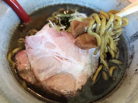 イカ墨の味噌ラーメン イカ墨の味噌ラーメンの写真