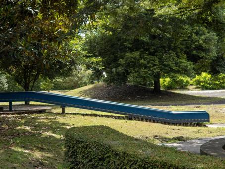 緑豊かな公園の滑り台 公園,滑り台,遊具の写真素材