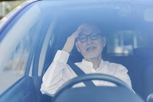 年長司機不慎惹事 年長司機不慎惹事