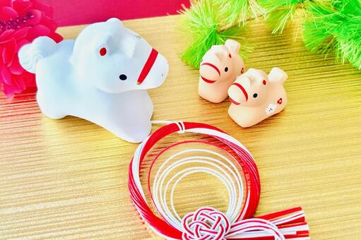 午年の年賀状素材　馬の親子と迎春飾り 午,2026年,午年の写真素材