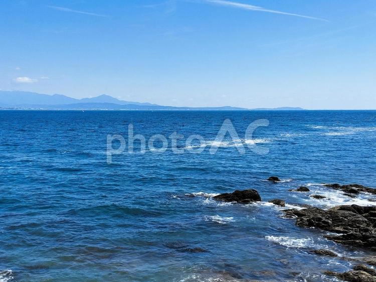 神奈川県真鶴町の琴ヶ浜から三浦半島を遠望 琴ヶ浜,真鶴半島,真鶴町の写真素材