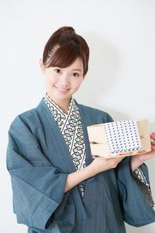 女子旅 温泉旅行イメージ 女子旅 温泉旅行イメージ 女子旅,大学生,和服の写真素材