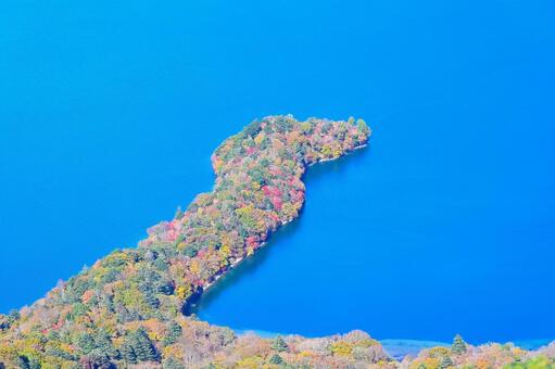 奥日光の紅葉（中禅寺湖、男体山） 紅葉,秋,風景の写真素材