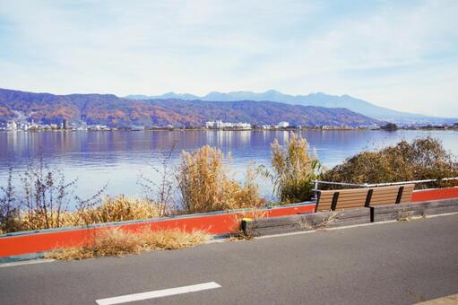 秋の諏訪湖湖畔　長野県　2 岡谷市,八ヶ岳,諏訪湖の写真素材