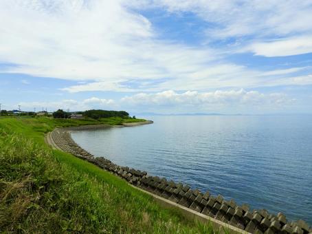青森県横浜町稲荷平から眺める陸奥湾の風景 青森県横浜町稲荷平から眺める陸奥湾の風景の写真
