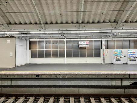近鉄若江岩田駅ホーム 若江岩田駅,駅,ホームの写真素材