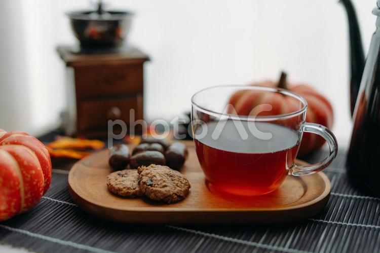 秋のおやつタイム２ おやつ,紅茶,ティータイムの写真素材