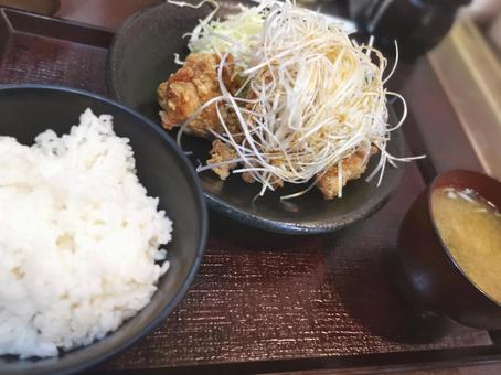 油淋鶏定食 肉,鶏肉,油淋鶏の写真素材