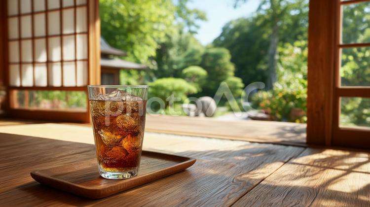 縁側と夏の冷たい麦茶 麦茶,夏,窓辺の写真素材