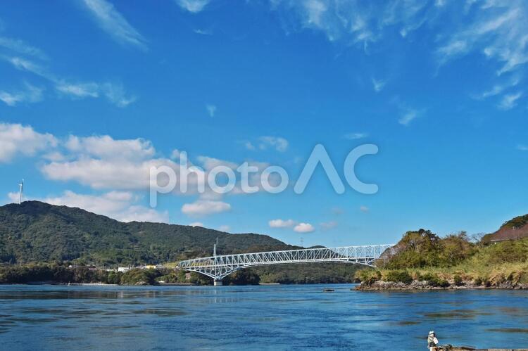 黒の瀬戸大橋、鹿児島県長島町 黒の瀬戸大橋,吊橋,つり橋の写真素材