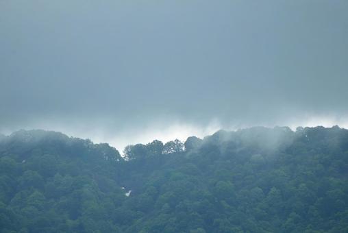 山頂に近づく雲06の写真