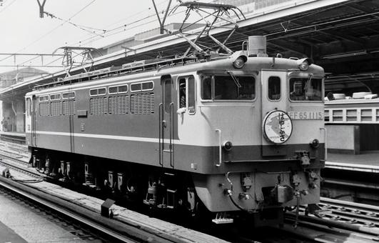 ブルートレイン「はやぶさ」けん引機 ブルートレイン「はやぶさ」けん引機 鉄道写真,国鉄車両,ef65pf形の写真素材