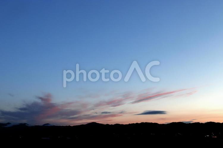 夕焼けのちょっといい感じの雲 空,雲,夕焼の写真素材