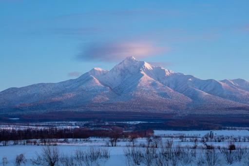 孤高の名峰、冬の斜里岳 孤高の名峰、冬の斜里岳の写真