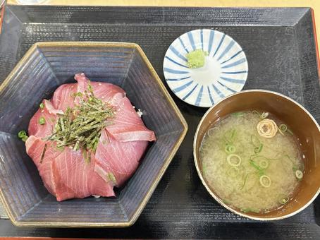 ブリ丼定食 ブリ丼,ブリ,生魚の写真素材