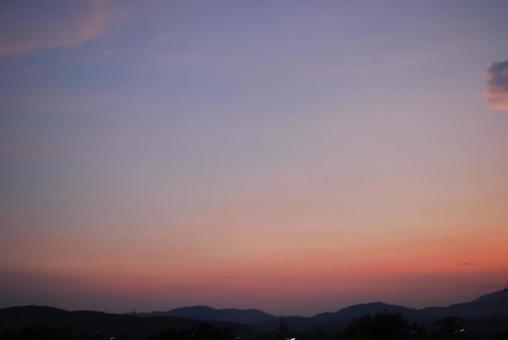ボルドーカラーの夕闇 ボルドーカラーの夕闇の写真