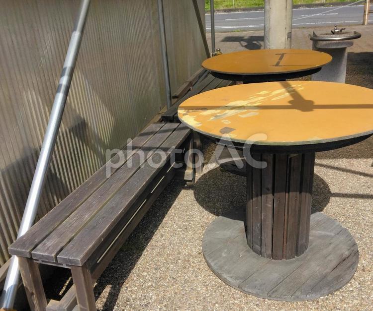 水飲み場のテーブルに再利用 再利用,エコ,テーブルの写真素材