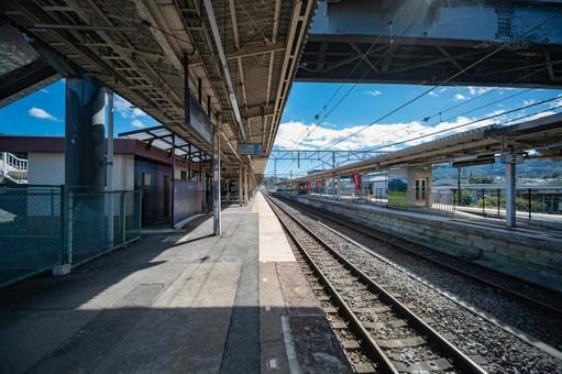 沼田駅プラットホーム 線路,交通,駅の写真素材