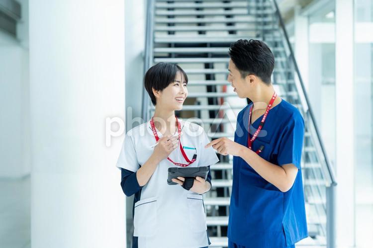 病院で働く医療スタッフ 医師,看護師,医療スタッフの写真素材