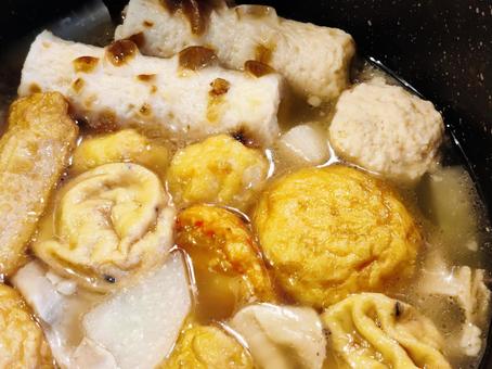 冬の定番料理おでんの具材 冬の定番料理おでんの具材 おでん,練り物,はんぺんの写真素材