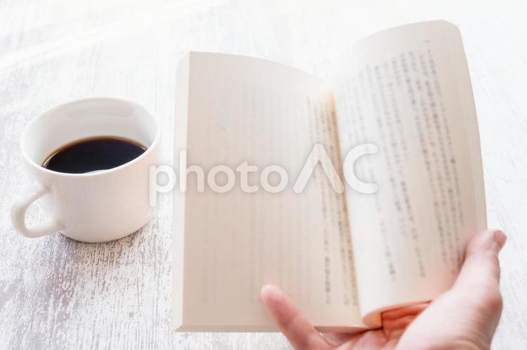 読書とコーヒーと コーヒー,ホットコーヒー,ブラックコーヒーの写真素材
