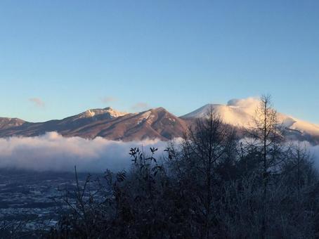 青空と雪山 青空と雪山の写真