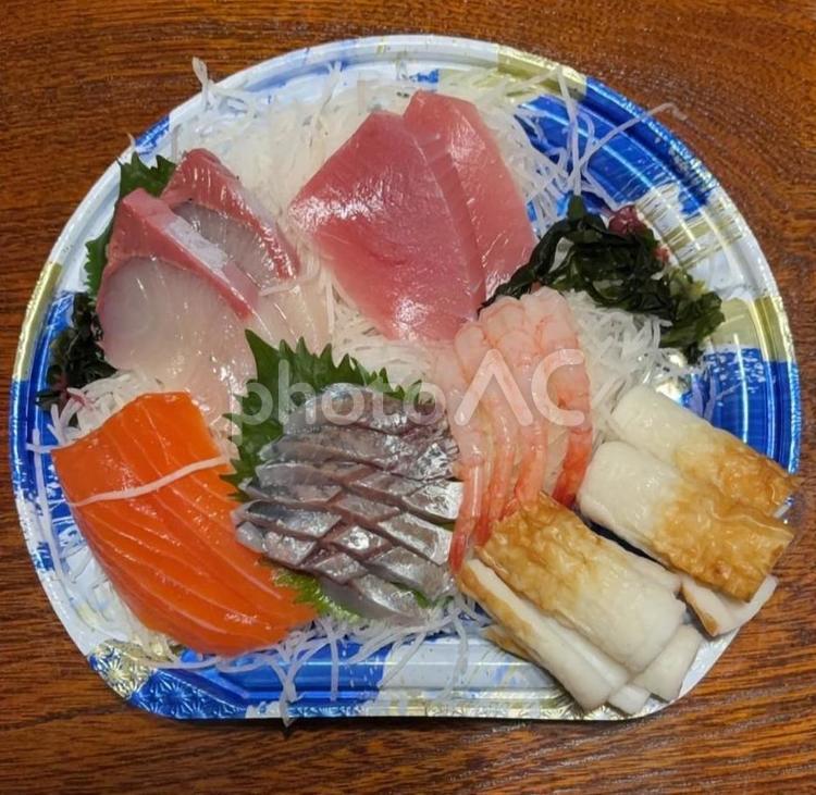 R7.1.25　刺身の盛り合わせにちくわ 夕食,刺身の盛り合わせ,刺し身の写真素材