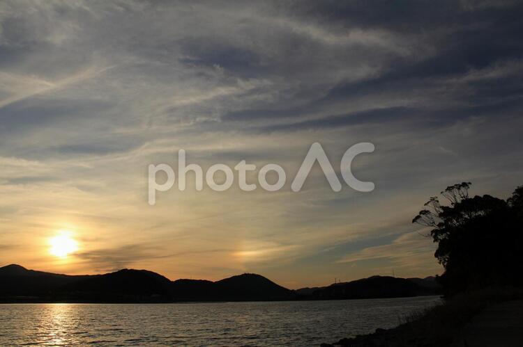 四万十川　夕日 夕日,夕焼け,夕やけの写真素材