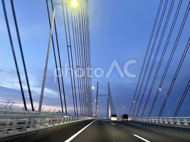 夕暮れの橋 橋,旅,空の写真素材