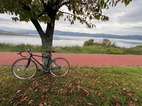 サイクリング サイクリング,自転車,湖の写真素材