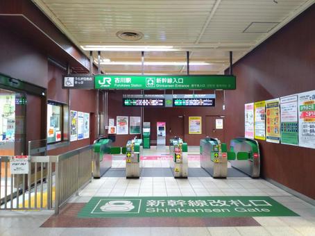 古川駅 新幹線改札口 新幹線,改札,駅の写真素材