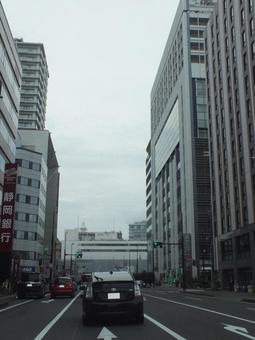 高層ビルの谷間 高層ビルの谷間の写真