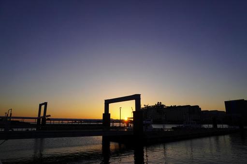 千葉みなとの夕景 千葉みなと,夕景,日暮れの写真素材