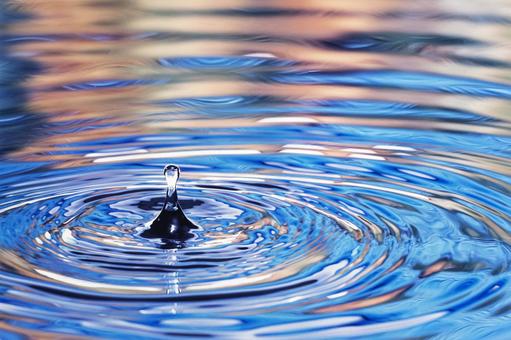 紅葉と波紋、水紋8 紅葉と波紋、水紋8 紅葉,秋,枯葉の写真素材