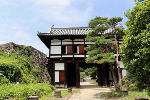小諸城・大手門は江戸時代初期の建築 小諸城・大手門は江戸時代初期の建築の写真