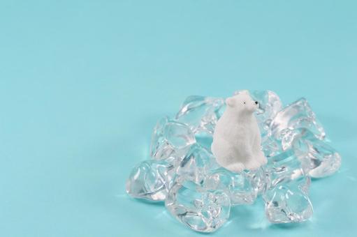 しろくまと氷の置物で地球温暖化のイメージ しろくまと氷の置物で地球温暖化のイメージ しろくま,温暖化,地球温暖化の写真素材
