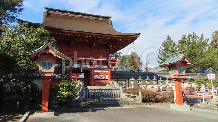 南宮大社　楼門と石輪橋 南宮大社,なんぐうさん,金山彦命の写真素材