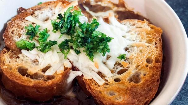 とろけるチーズのオニオングラタンスープ とろけるチーズのオニオングラタンスープ オニオングラタンスープ,スープ,玉ねぎの写真素材