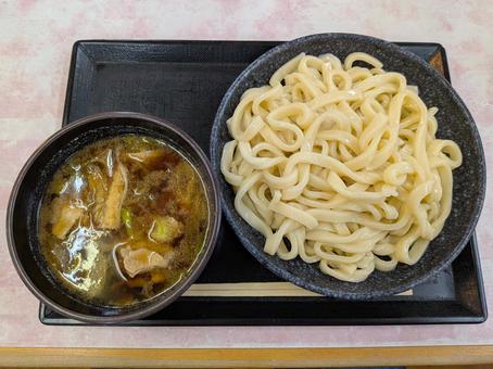 勤労感謝の日前日の極太肉汁うどん大盛り うどん,武蔵野うどん,三芳パーキングエリアの写真素材