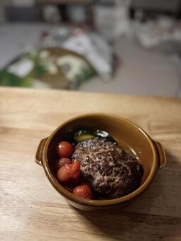 夜食 夜食,手料理,ハンバーグの写真素材