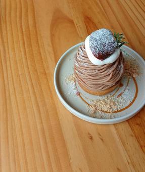 大きな栗のモンブラン② モンブラン,マロン,栗の写真素材