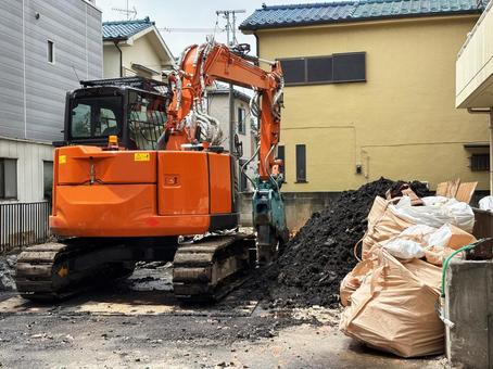 家屋の解体作業現場 15 家屋の解体作業現場 15 解体現場,取り壊し,ショベルカーの写真素材