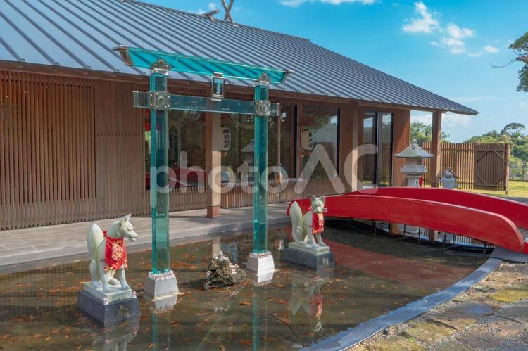 神徳稲荷神社の鳥居 スケルトン,透明,神徳稲荷神社の写真素材
