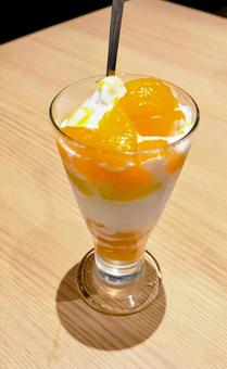 みかんパフェ パフェ,みかん,オレンジの写真素材