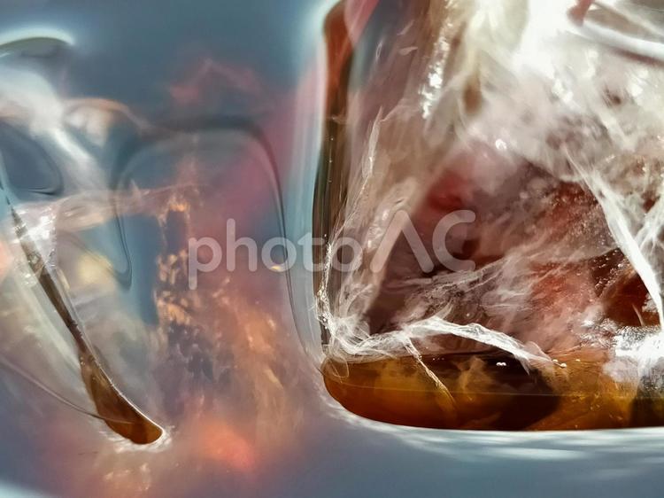 アイスコーヒーに浮かぶ氷 氷,こおり,アイスコーヒーの写真素材